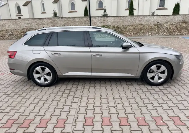 SKODA Superb 2.0 TDI 4x4 DSG Premium Edition