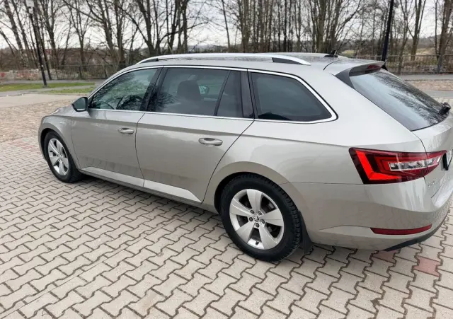 SKODA Superb 2.0 TDI 4x4 DSG Premium Edition