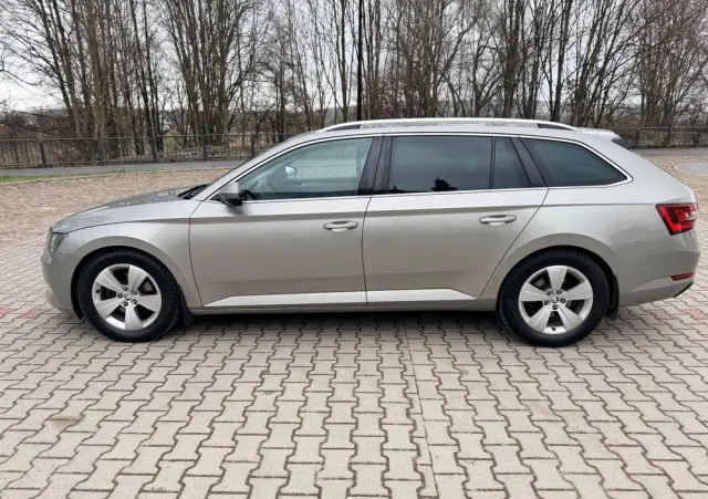 SKODA Superb 2.0 TDI 4x4 DSG Premium Edition
