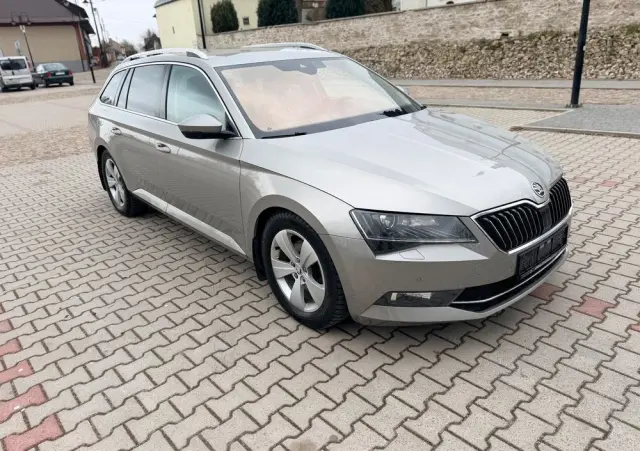 SKODA Superb 2.0 TDI 4x4 DSG Premium Edition