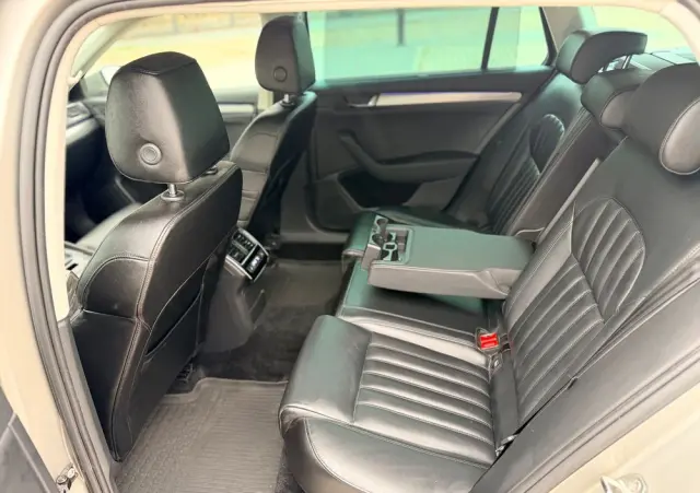 SKODA Superb 2.0 TDI 4x4 DSG Premium Edition