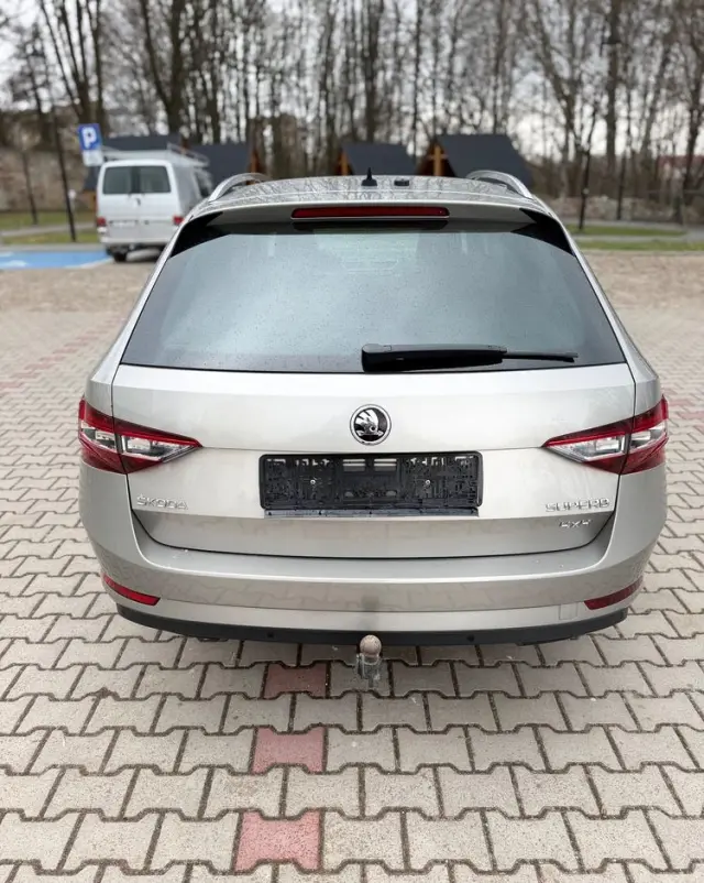 SKODA Superb 2.0 TDI 4x4 DSG Premium Edition