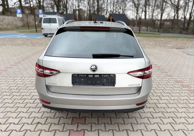 SKODA Superb 2.0 TDI 4x4 DSG Premium Edition
