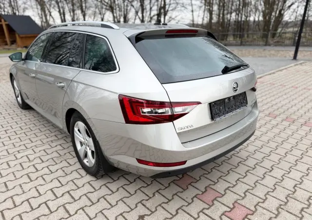 SKODA Superb 2.0 TDI 4x4 DSG Premium Edition