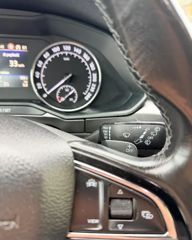 SKODA Superb 2.0 TDI 4x4 DSG Premium Edition