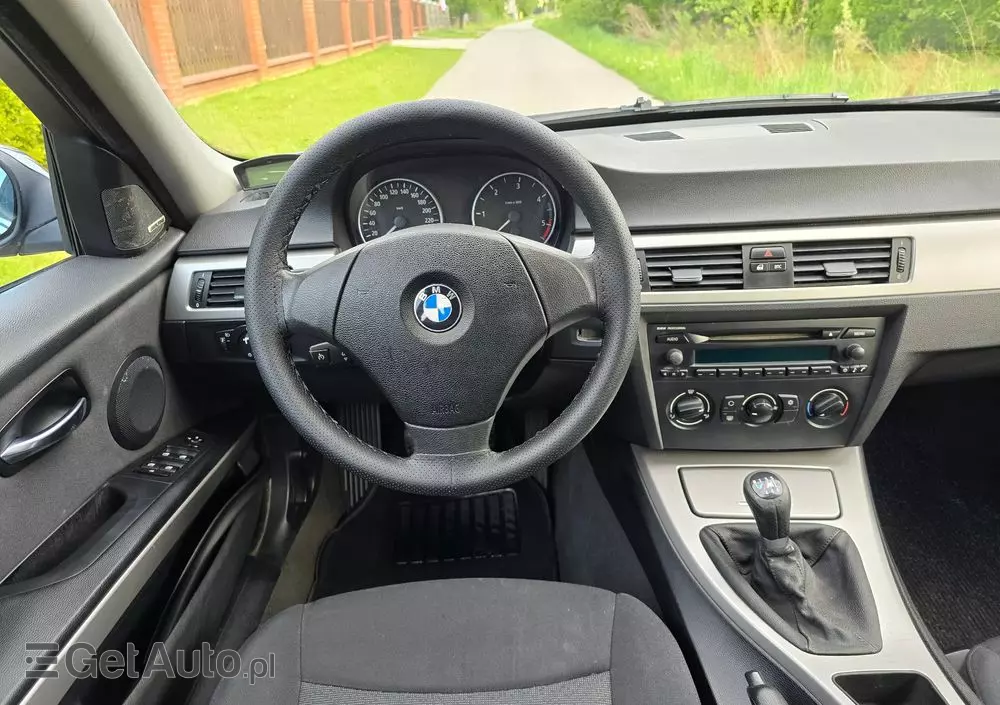 BMW Seria 3 318d