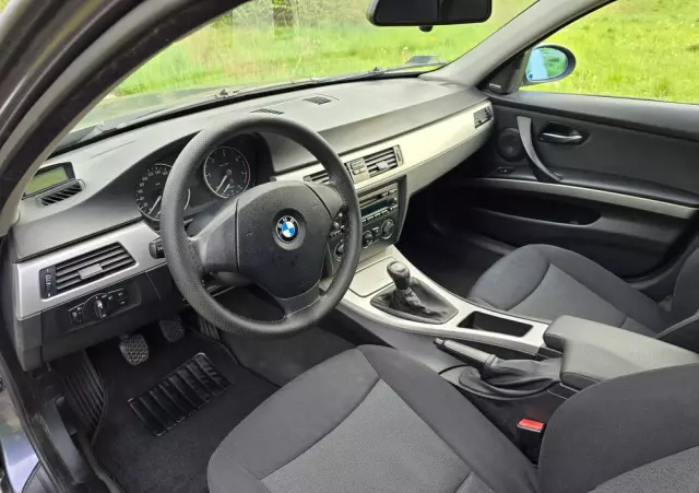 BMW Seria 3 318d