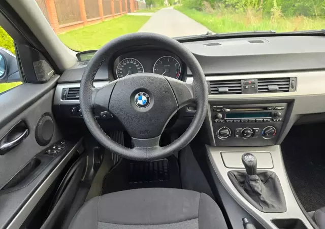 BMW Seria 3 318d