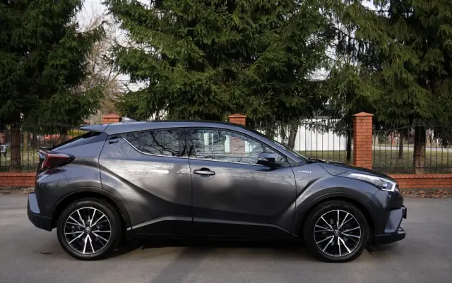 TOYOTA C-HR Business-Edition