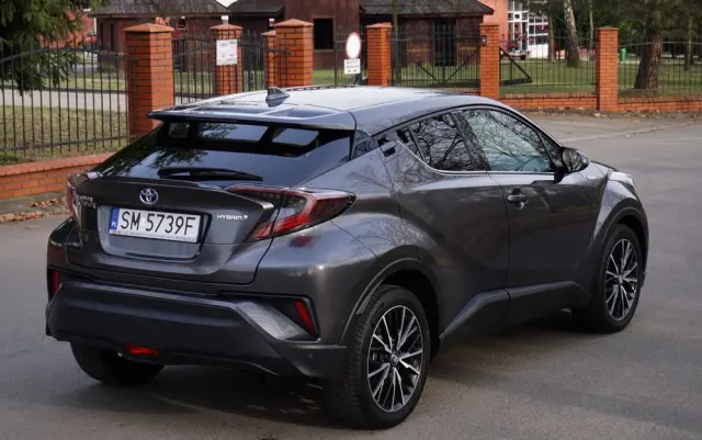 TOYOTA C-HR Business-Edition