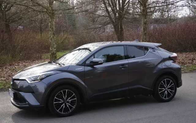 TOYOTA C-HR Business-Edition
