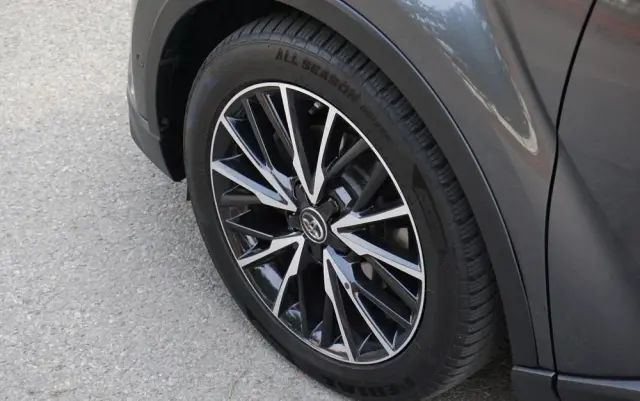 TOYOTA C-HR Business-Edition