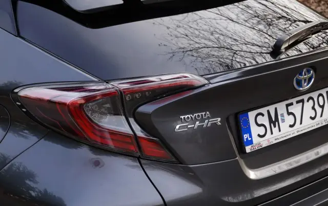 TOYOTA C-HR Business-Edition