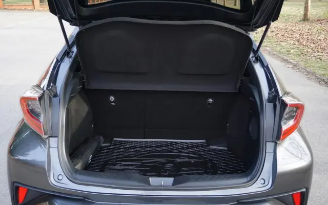 TOYOTA C-HR Business-Edition