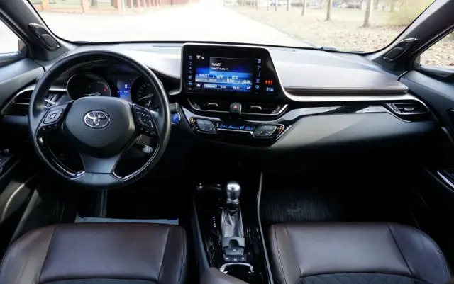 TOYOTA C-HR Business-Edition