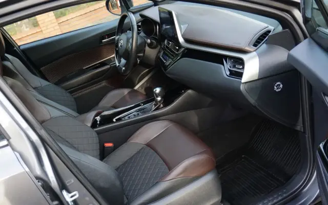 TOYOTA C-HR Business-Edition