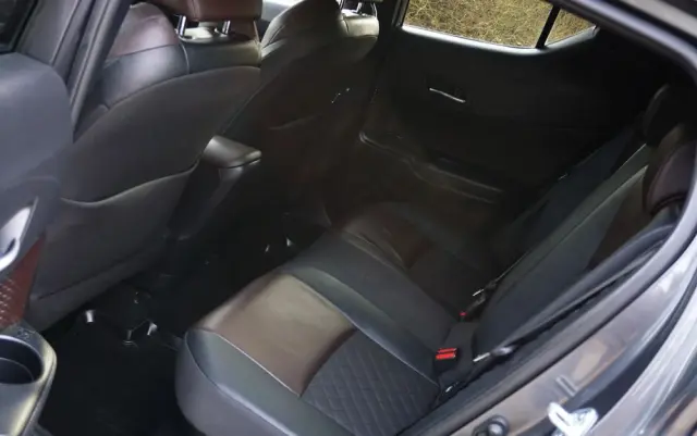 TOYOTA C-HR Business-Edition