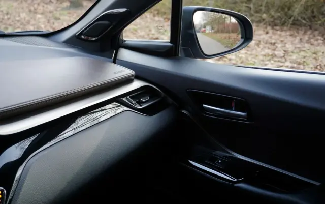 TOYOTA C-HR Business-Edition