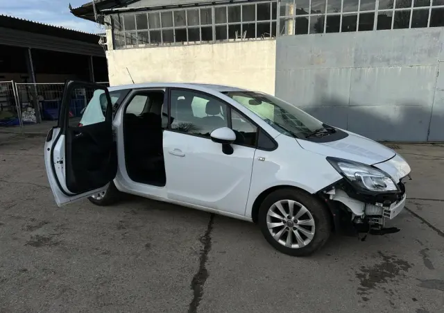 OPEL Meriva 1.4 T Cosmo