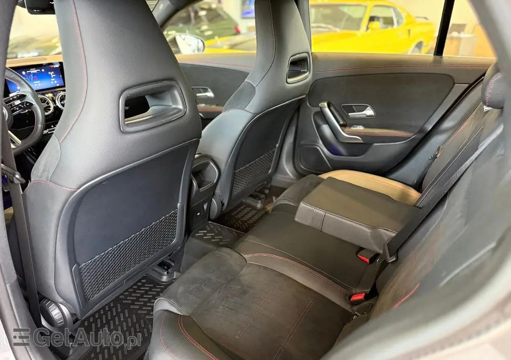 MERCEDES-BENZ CLA 180 7G-DCT Edition AMG Line