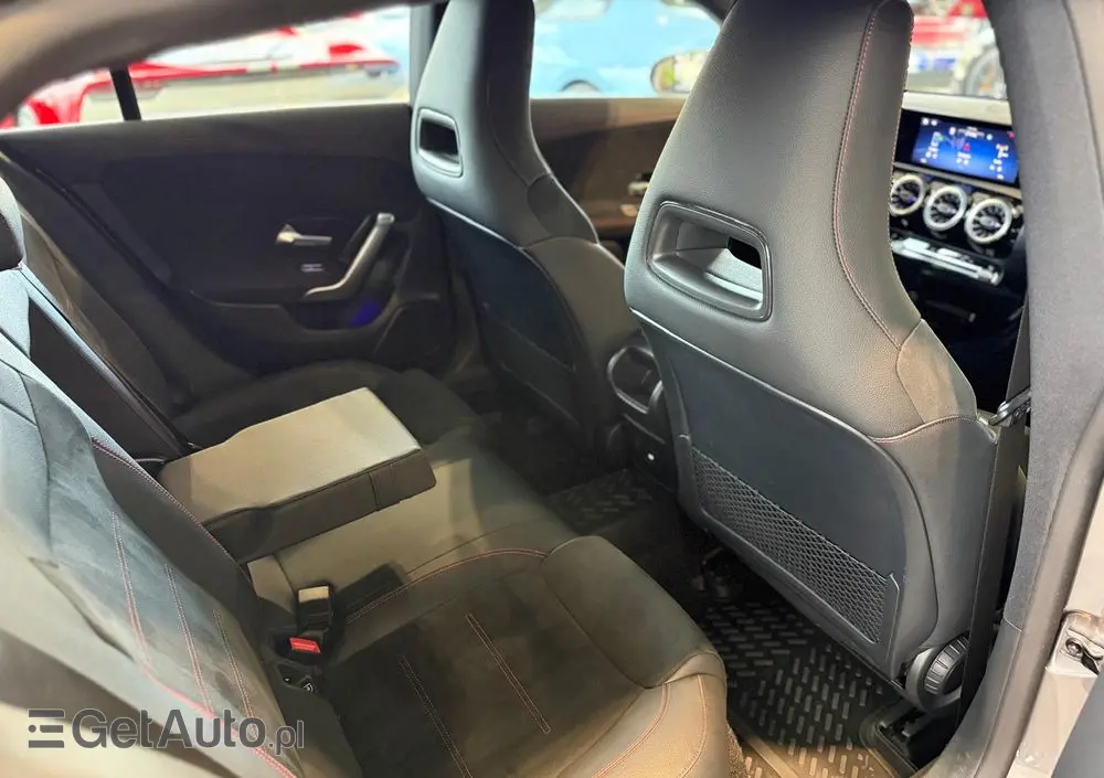 MERCEDES-BENZ CLA 180 7G-DCT Edition AMG Line