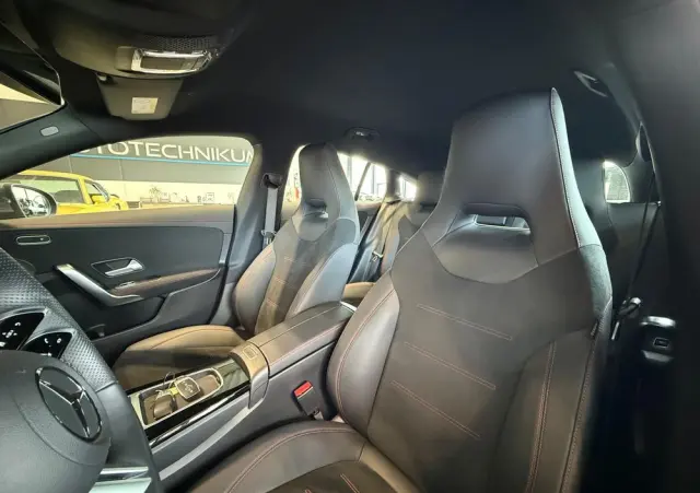 MERCEDES-BENZ CLA 180 7G-DCT Edition AMG Line