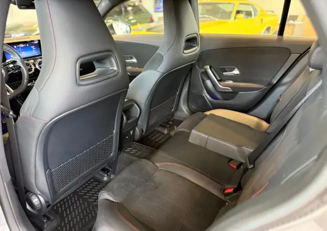 MERCEDES-BENZ CLA 180 7G-DCT Edition AMG Line