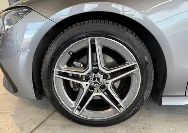 MERCEDES-BENZ CLA 180 7G-DCT Edition AMG Line