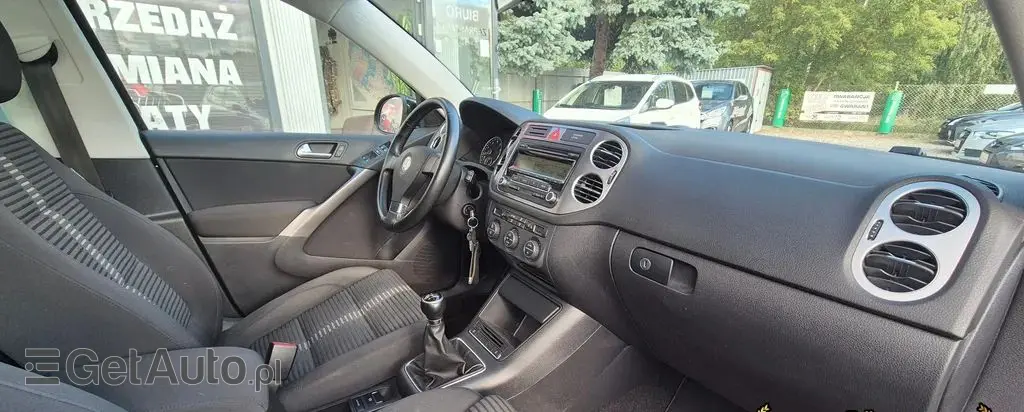 VOLKSWAGEN Tiguan 