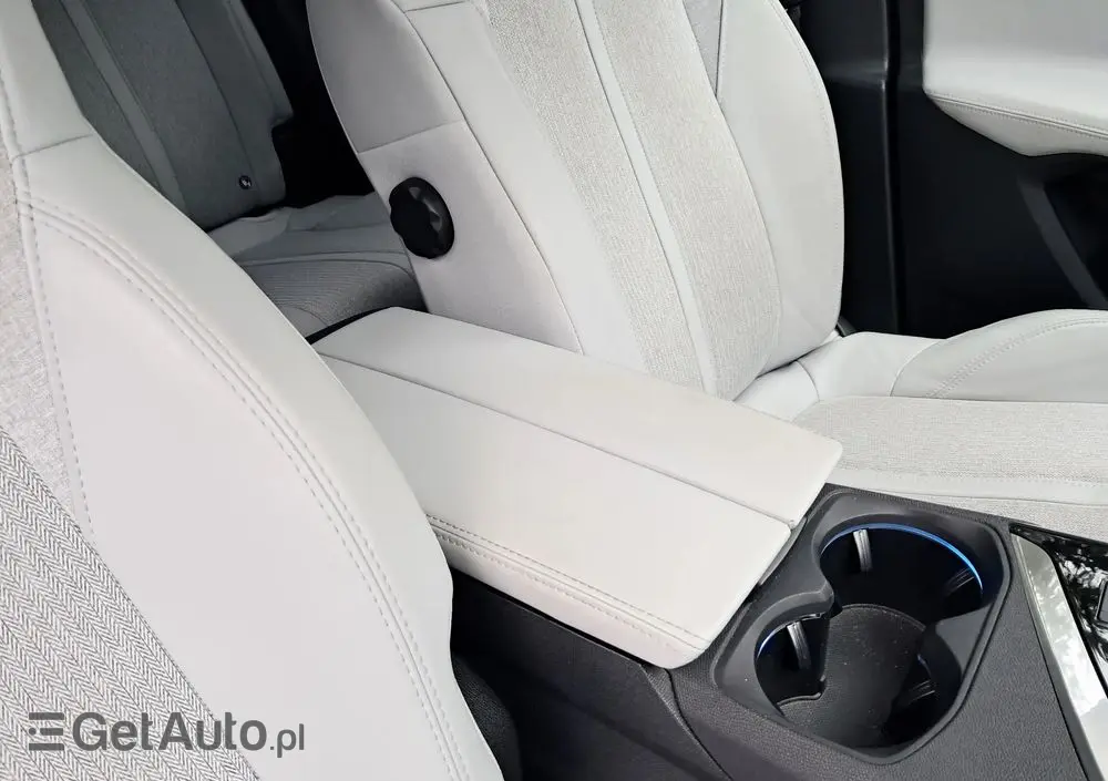 PEUGEOT 3008 PureTech 130 Stop & Start GPF EAT8 Allure Business-Paket