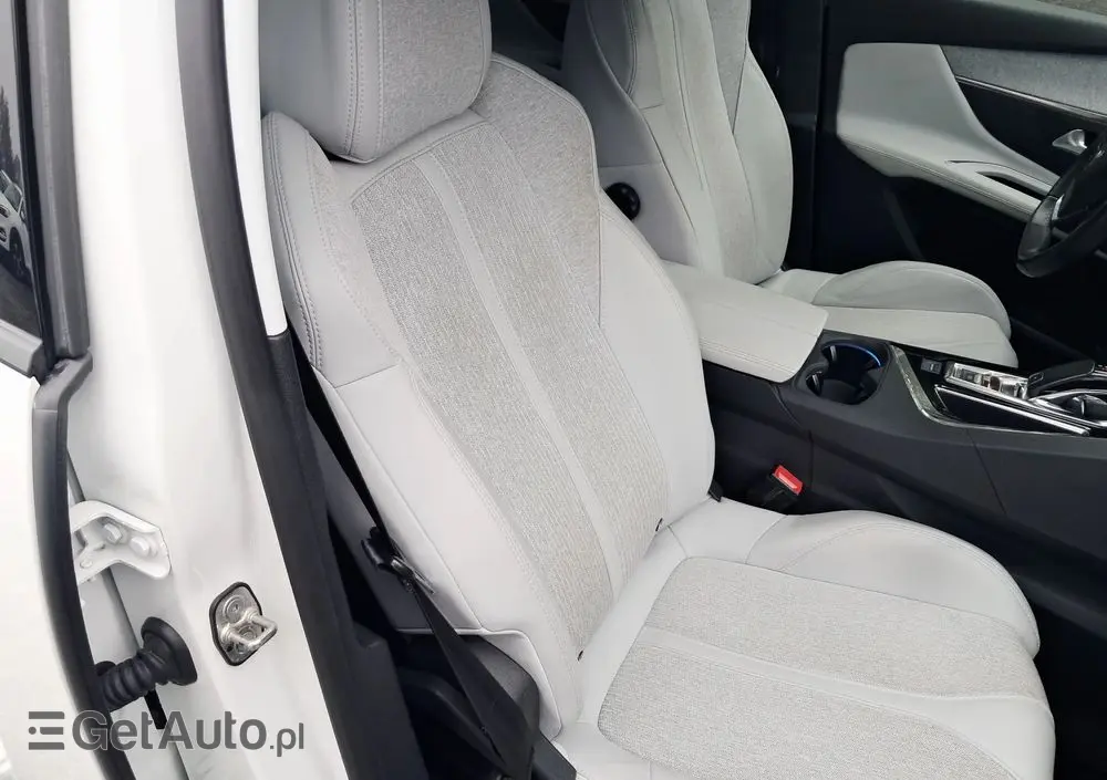 PEUGEOT 3008 PureTech 130 Stop & Start GPF EAT8 Allure Business-Paket