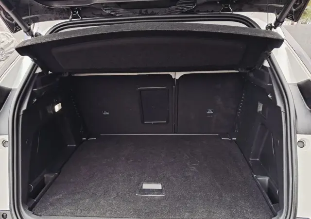 PEUGEOT 3008 PureTech 130 Stop & Start GPF EAT8 Allure Business-Paket