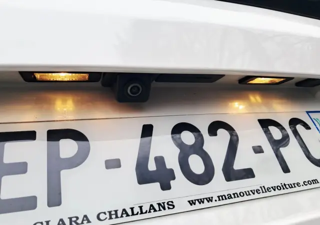 PEUGEOT 3008 PureTech 130 Stop & Start GPF EAT8 Allure Business-Paket