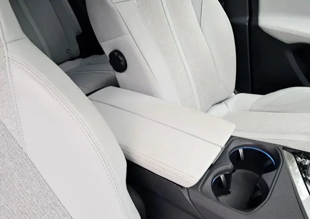 PEUGEOT 3008 PureTech 130 Stop & Start GPF EAT8 Allure Business-Paket