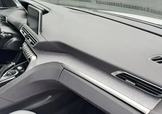 PEUGEOT 3008 PureTech 130 Stop & Start GPF EAT8 Allure Business-Paket