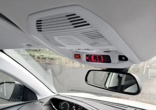 PEUGEOT 3008 PureTech 130 Stop & Start GPF EAT8 Allure Business-Paket