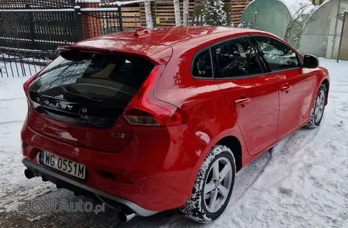 VOLVO V40 