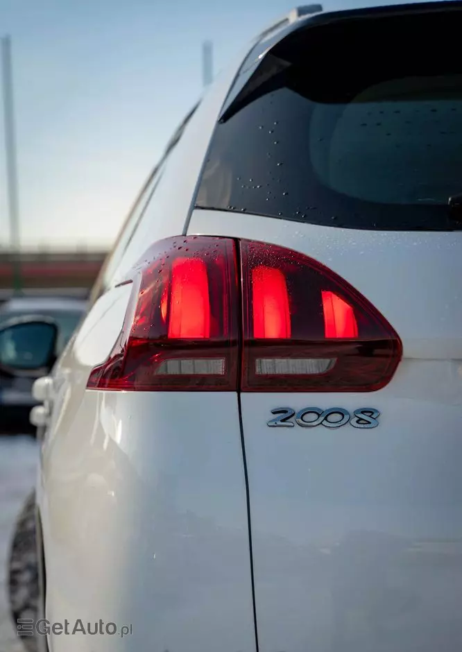 PEUGEOT 2008 1.2 Pure Tech GPF Active S&S EAT6