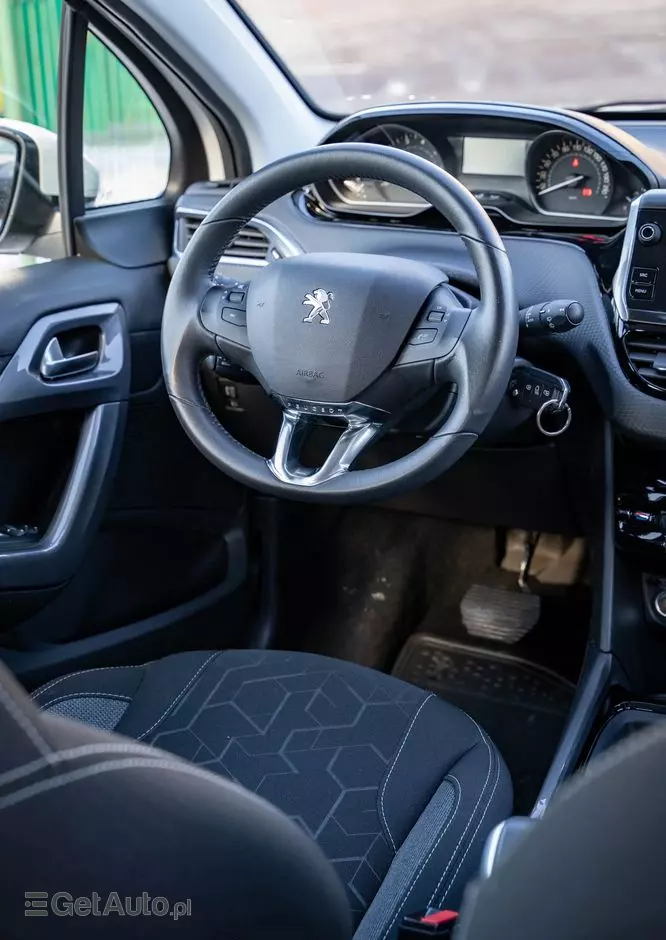 PEUGEOT 2008 1.2 Pure Tech GPF Active S&S EAT6