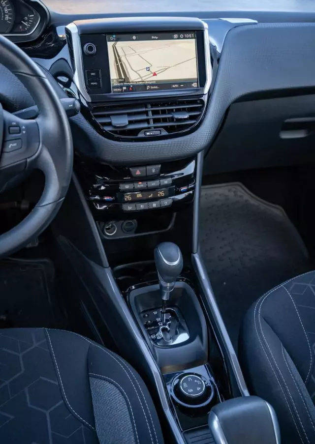 PEUGEOT 2008 1.2 Pure Tech GPF Active S&S EAT6