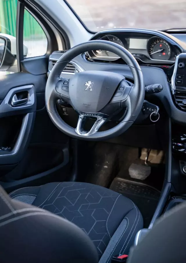 PEUGEOT 2008 1.2 Pure Tech GPF Active S&S EAT6