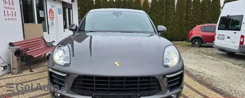 PORSCHE Macan 