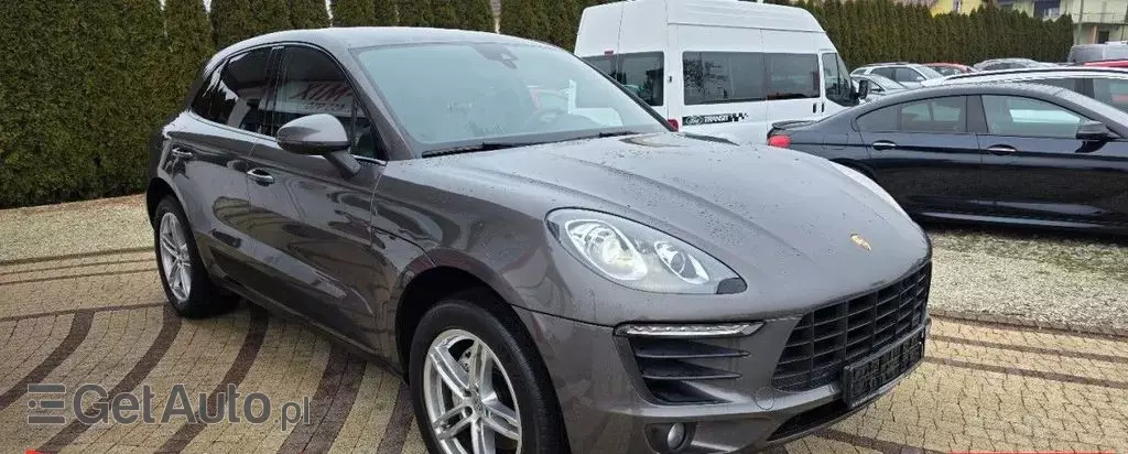PORSCHE Macan 