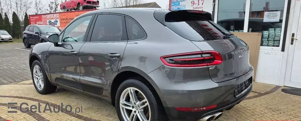 PORSCHE Macan 