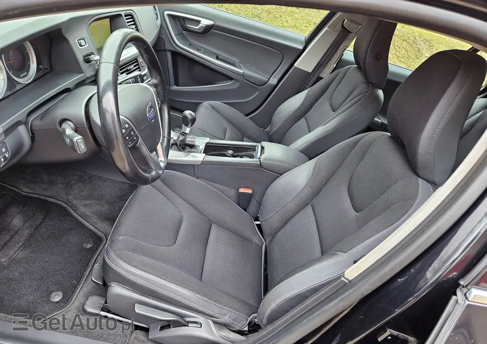 VOLVO V60 D2 Kinetic