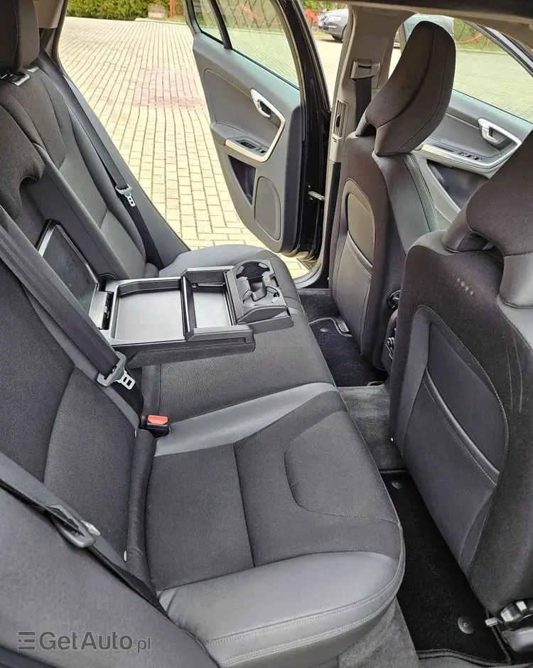 VOLVO V60 D2 Kinetic