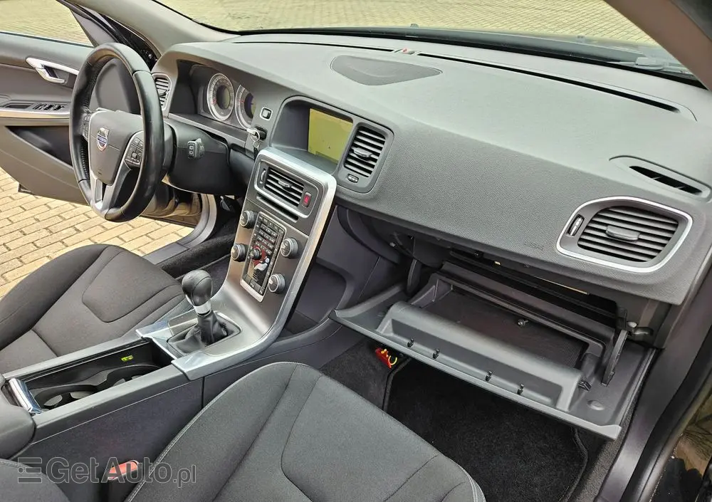 VOLVO V60 D2 Kinetic