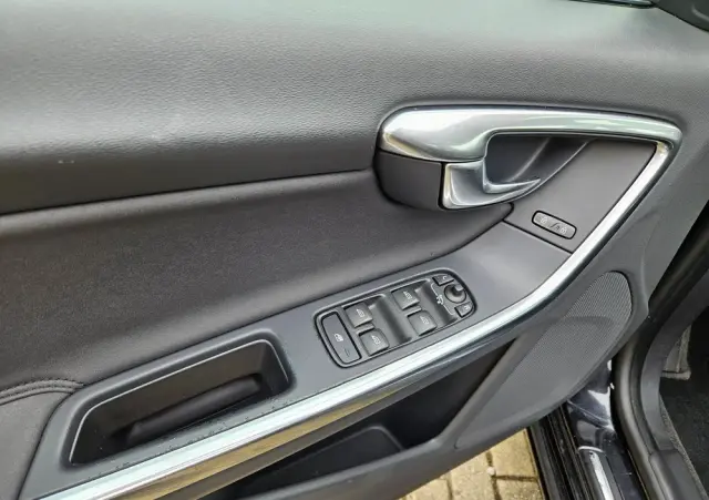VOLVO V60 D2 Kinetic