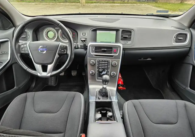 VOLVO V60 D2 Kinetic