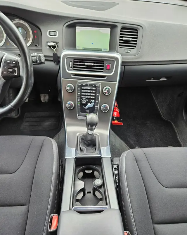 VOLVO V60 D2 Kinetic